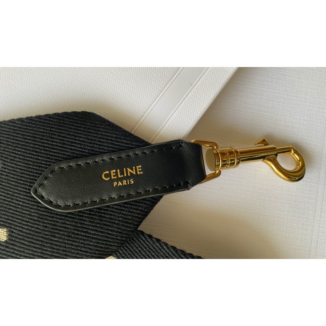 celine(セリーヌ)のCELINE ジャカード付　ショートウールショルダーストラップ　新品　セリーヌ レディースのバッグ(ショルダーバッグ)の商品写真