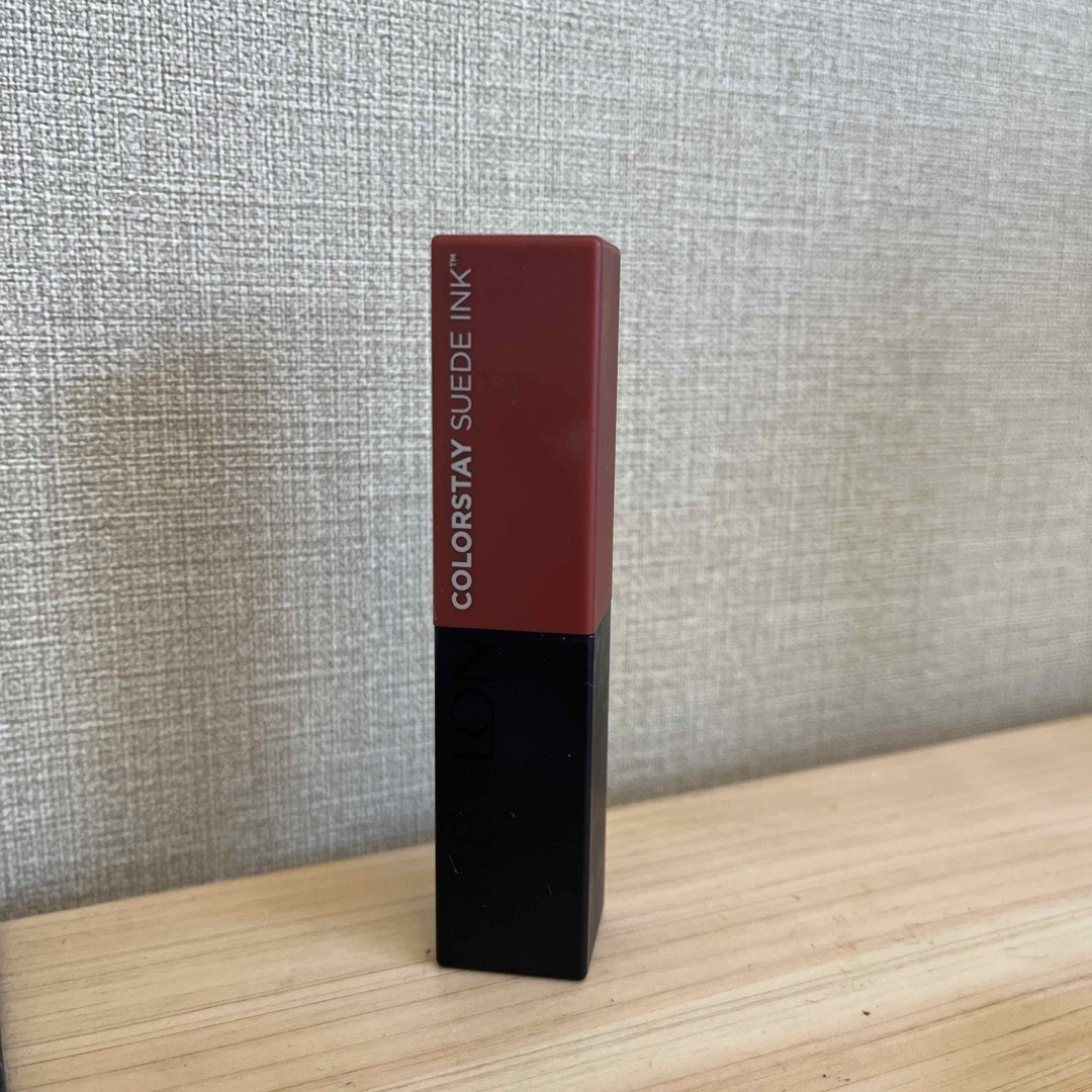 REVLON(レブロン)の定価1760円　レブロン カラーステイ スウェード インク リップスティック　 コスメ/美容のベースメイク/化粧品(口紅)の商品写真