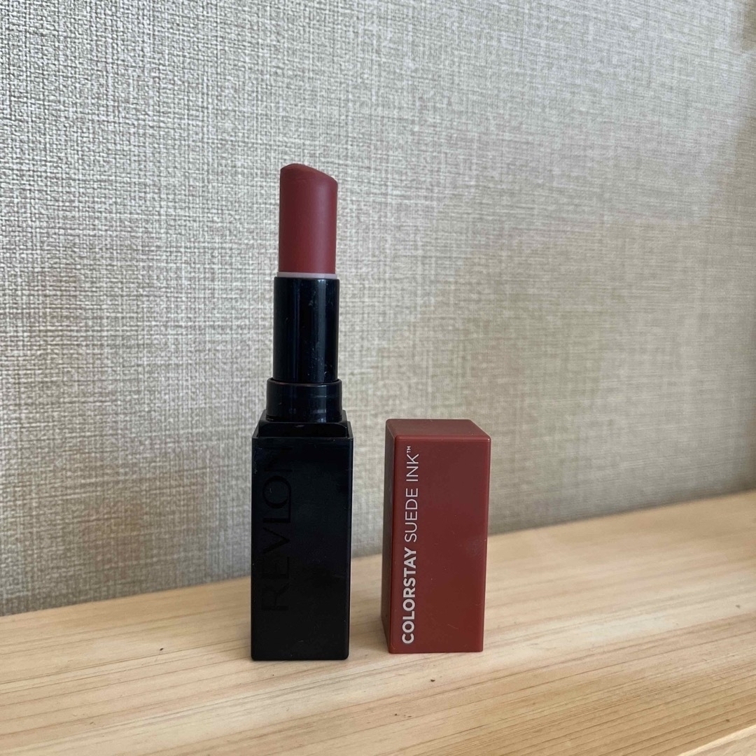 REVLON(レブロン)の定価1760円　レブロン カラーステイ スウェード インク リップスティック　 コスメ/美容のベースメイク/化粧品(口紅)の商品写真