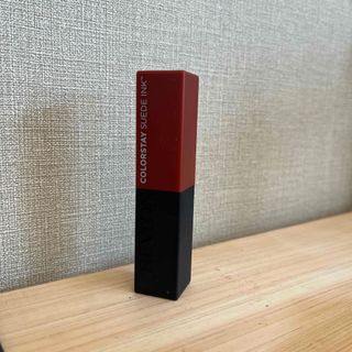 レブロン(REVLON)の定価1760円　レブロン カラーステイ スウェード インク リップスティック　(口紅)