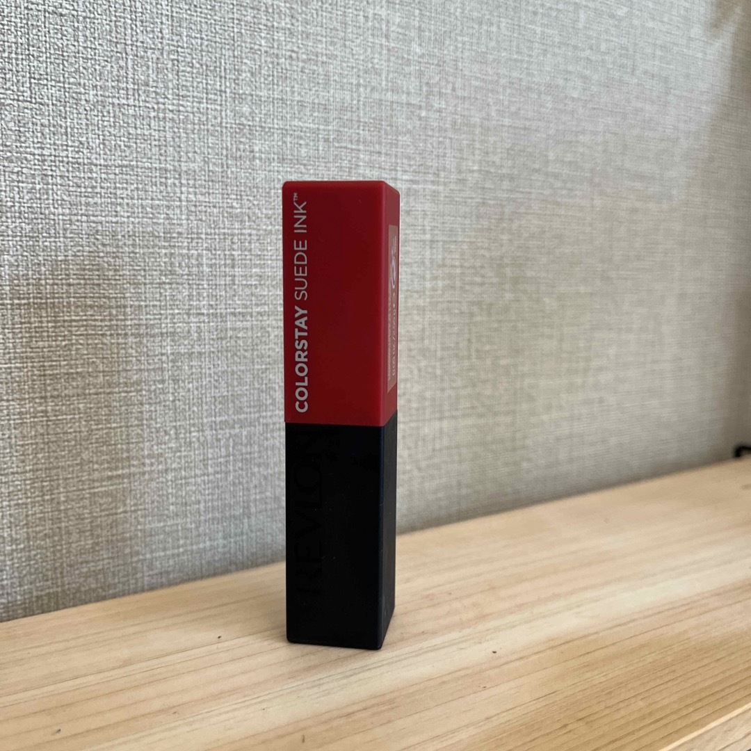 REVLON(レブロン)の定価1760円　レブロン カラーステイ スウェード インク リップスティック　 コスメ/美容のベースメイク/化粧品(口紅)の商品写真