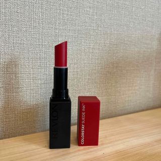 レブロン(REVLON)の定価1760円　レブロン カラーステイ スウェード インク リップスティック　(口紅)