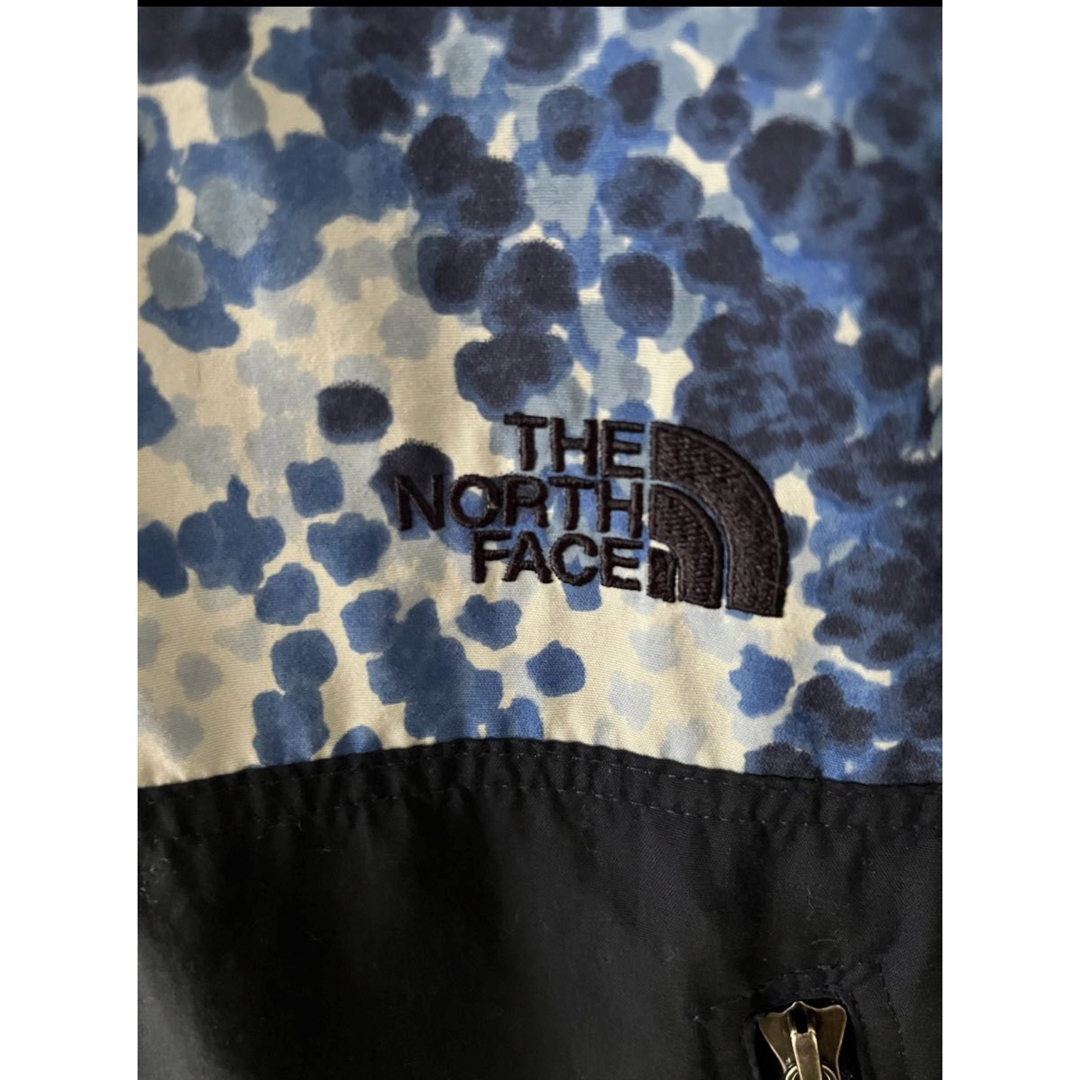 THE NORTH FACE(ザノースフェイス)のTHE NOTHFACEのノベルティコンパクトジャケット　Lサイズ　ブルー系 レディースのジャケット/アウター(ナイロンジャケット)の商品写真