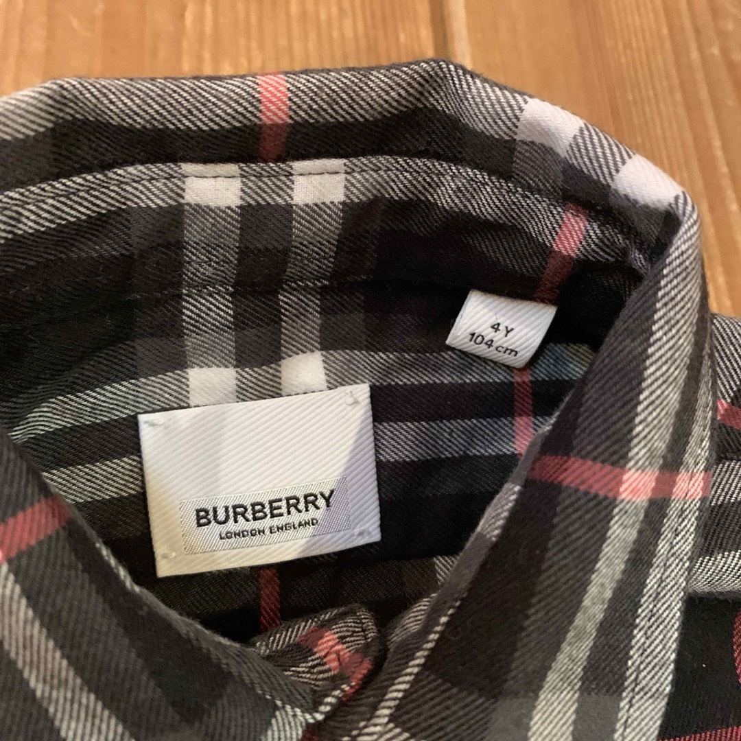 BURBERRY(バーバリー)の美品　バーバリー　シャツ　チェック　Burberry 4 キッズ/ベビー/マタニティのキッズ服男の子用(90cm~)(ブラウス)の商品写真