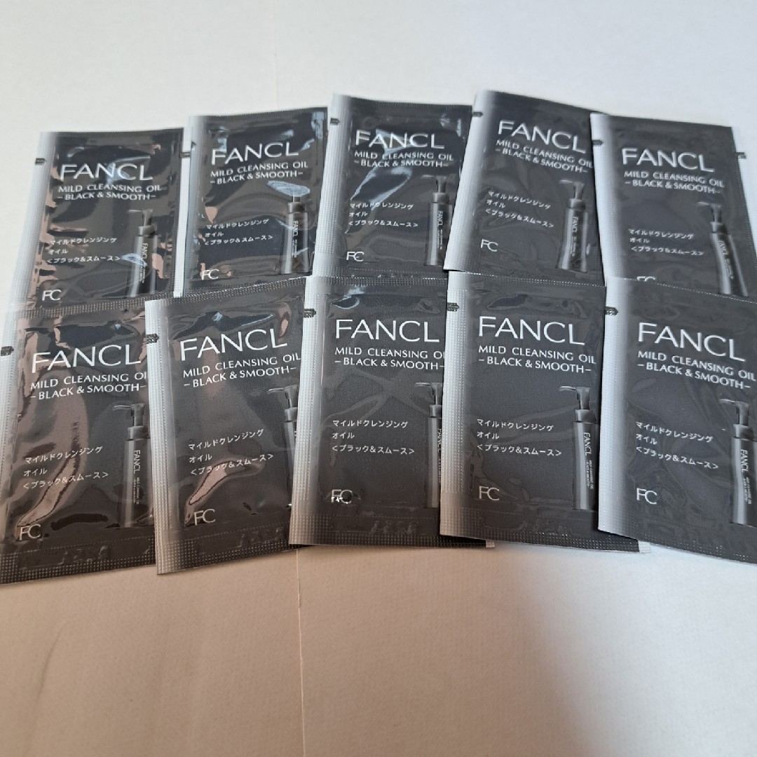 FANCL(ファンケル)のファンケルクレンジングオイルブラック&スムース コスメ/美容のスキンケア/基礎化粧品(クレンジング/メイク落とし)の商品写真