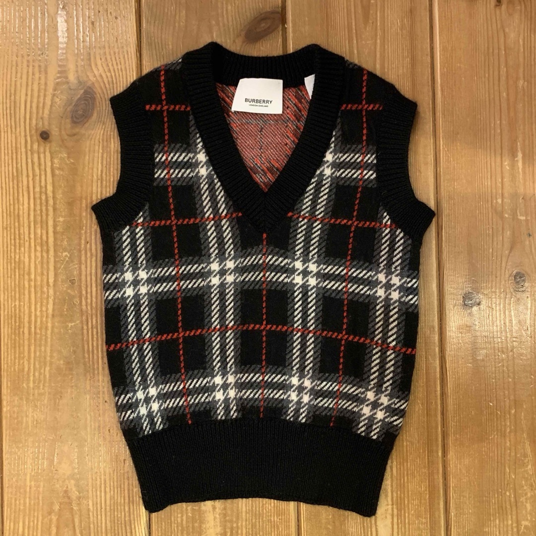 BURBERRY(バーバリー)の美品　バーバリー　ベスト　ジレ　Burberry 入学式　卒園式 キッズ/ベビー/マタニティのキッズ服男の子用(90cm~)(ニット)の商品写真