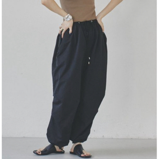 TODAYFUL - Georgette Rough Trousers 38グリーン 週末限定値下げの ...