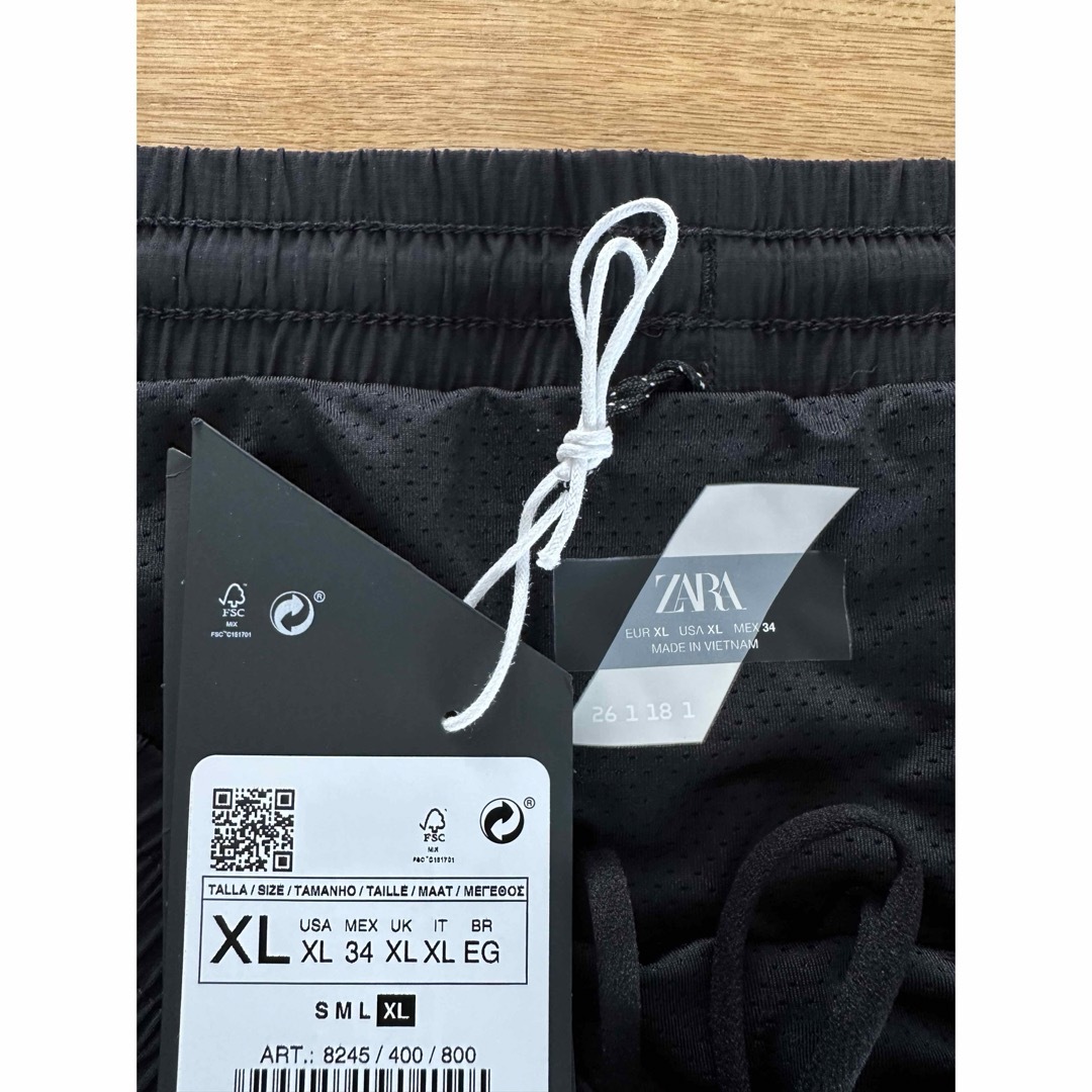 ZARA(ザラ)の1914 新品　ZARA メンズ　トレーニング　ショートパンツ　ブラック　XL スポーツ/アウトドアのトレーニング/エクササイズ(トレーニング用品)の商品写真