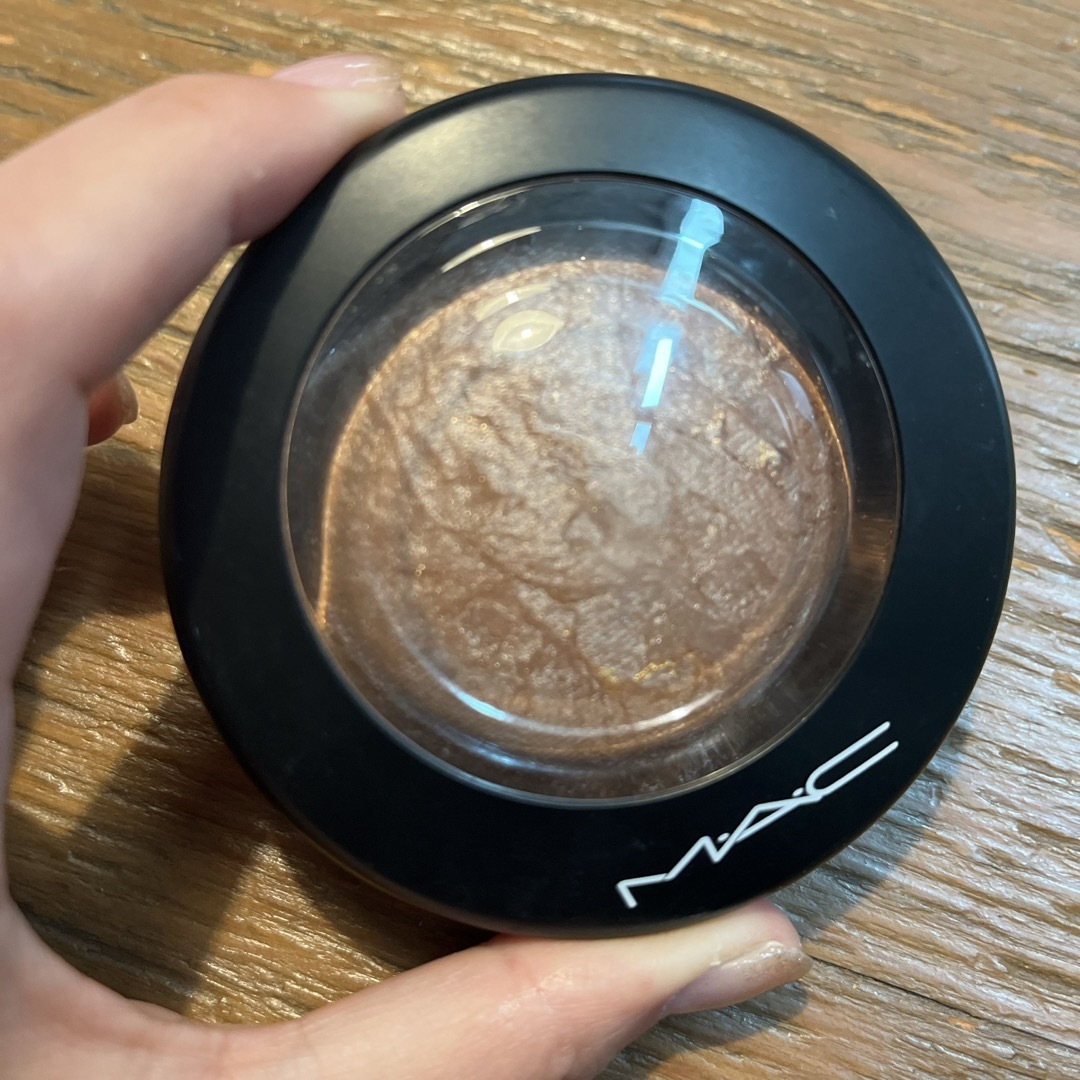 MAC(マック)のグローバルグロー　　 コスメ/美容のベースメイク/化粧品(フェイスパウダー)の商品写真