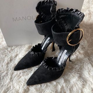 マノロブラニク(MANOLO BLAHNIK)の★マノロブラニク★ストラップパンプス★ゴールド金具★VISMA★レザー切替★(ハイヒール/パンプス)