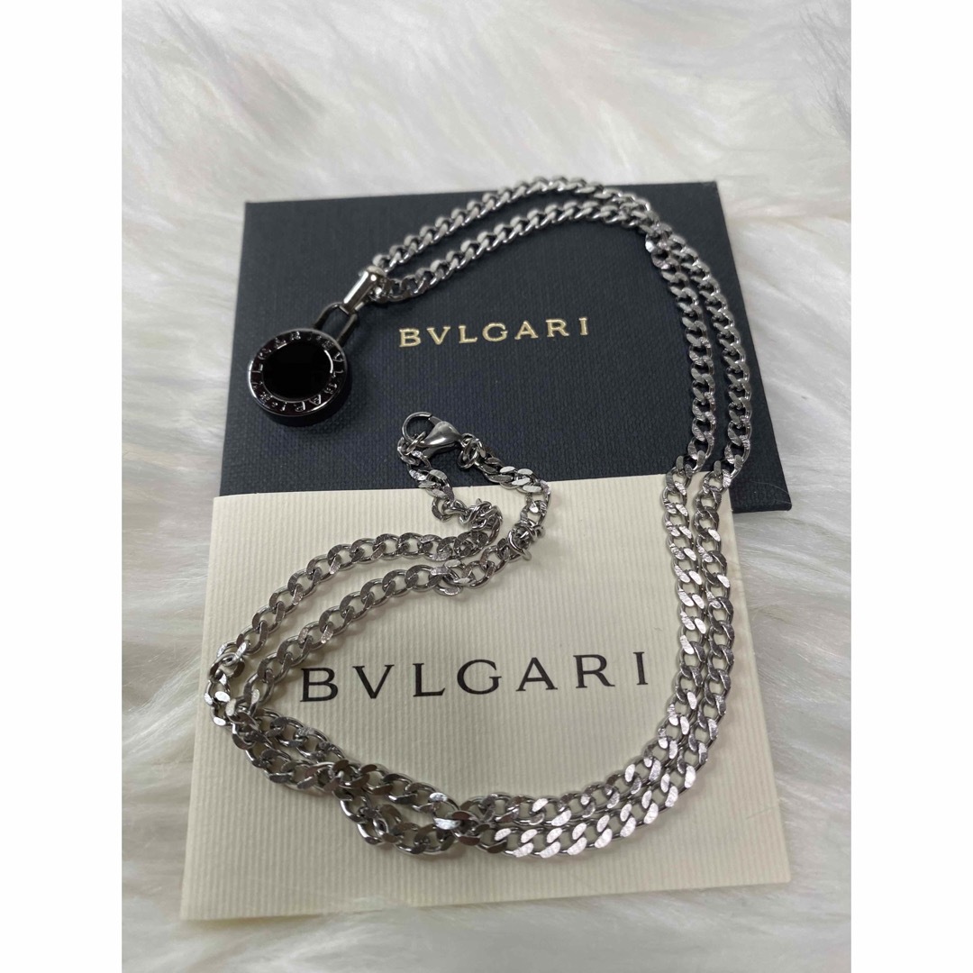 BVLGARI(ブルガリ)の【新品正規品】BVLGARI ペンダント チャーム +チェーン 革紐 ネックレス メンズのアクセサリー(ネックレス)の商品写真