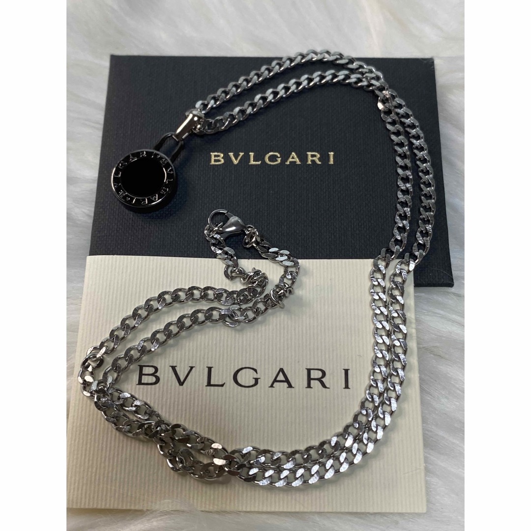 BVLGARI(ブルガリ)の【新品正規品】BVLGARI ペンダント チャーム +チェーン 革紐 ネックレス メンズのアクセサリー(ネックレス)の商品写真