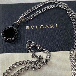 ブルガリ(BVLGARI)の【新品正規品】BVLGARI ペンダント チャーム +チェーン 革紐 ネックレス(ネックレス)