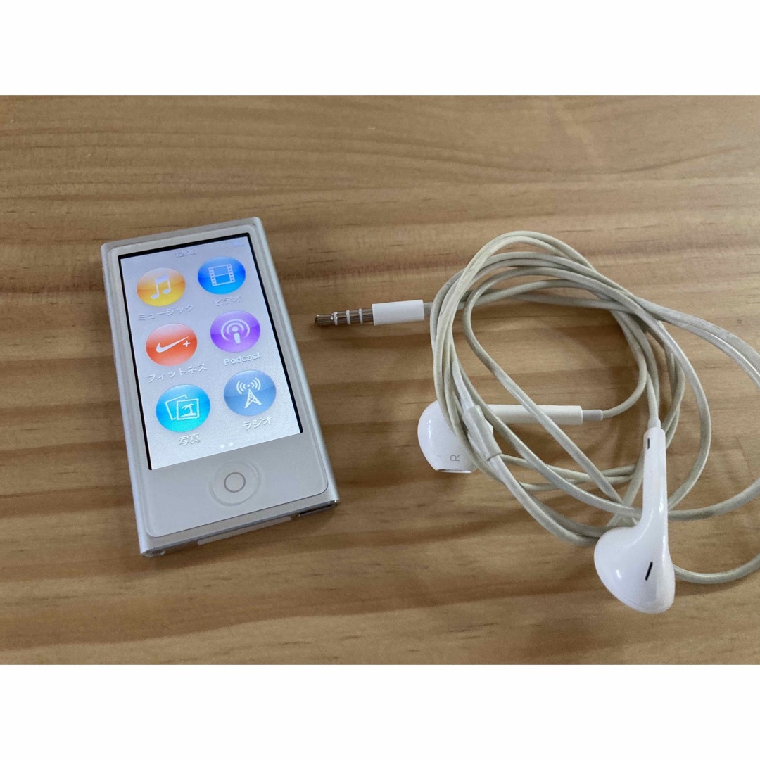 iPod(アイポッド)のiPod nano 16G MD480J スマホ/家電/カメラのオーディオ機器(ポータブルプレーヤー)の商品写真