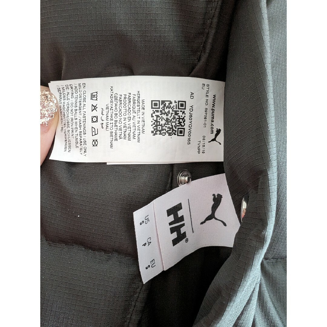 HELLY HANSEN(ヘリーハンセン)のプーマヘリーハンセンコラボリバーシブルダウンジャケット日本未発売レアアウター メンズのジャケット/アウター(ダウンジャケット)の商品写真
