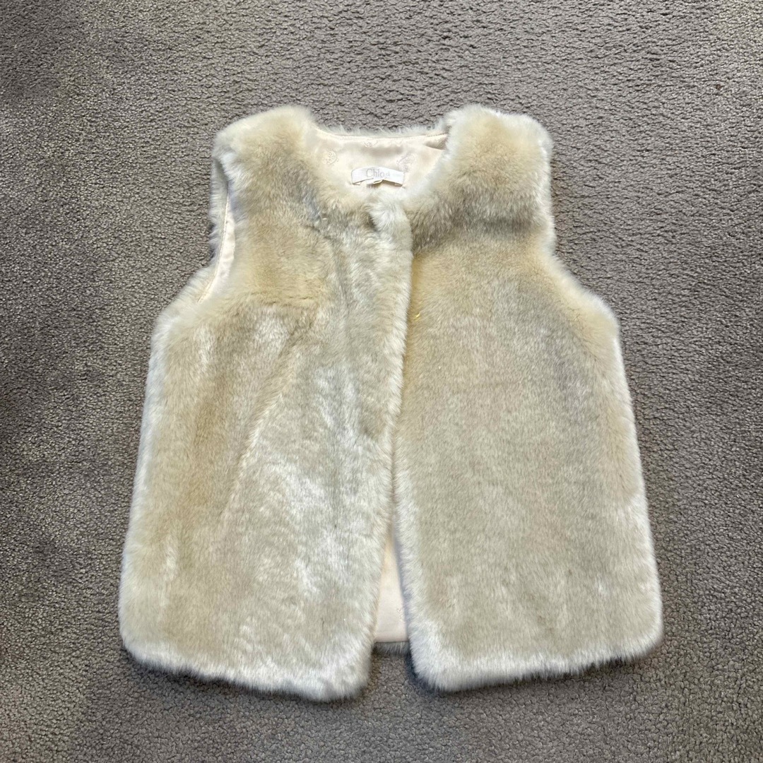 Chloe(クロエ)のクロエ　ベスト　サイズ8 キッズ キッズ/ベビー/マタニティのキッズ服女の子用(90cm~)(ジャケット/上着)の商品写真