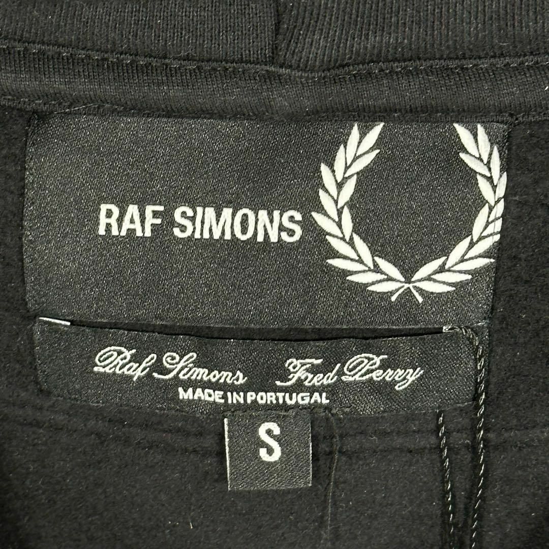 RAF SIMONS(ラフシモンズ)の『RAF SIMONS×FRED PERRY』ラフシモンズ (S) パーカー メンズのトップス(パーカー)の商品写真