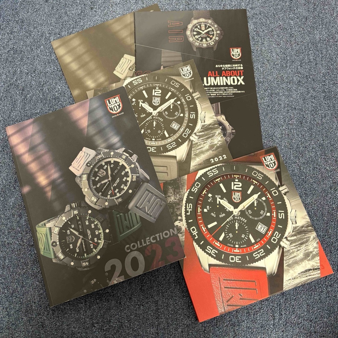 Luminox(ルミノックス)のLUMINOX カタログ　冊子　セット　限定品　希少　レア　4冊セット　お得　あ メンズの時計(腕時計(アナログ))の商品写真