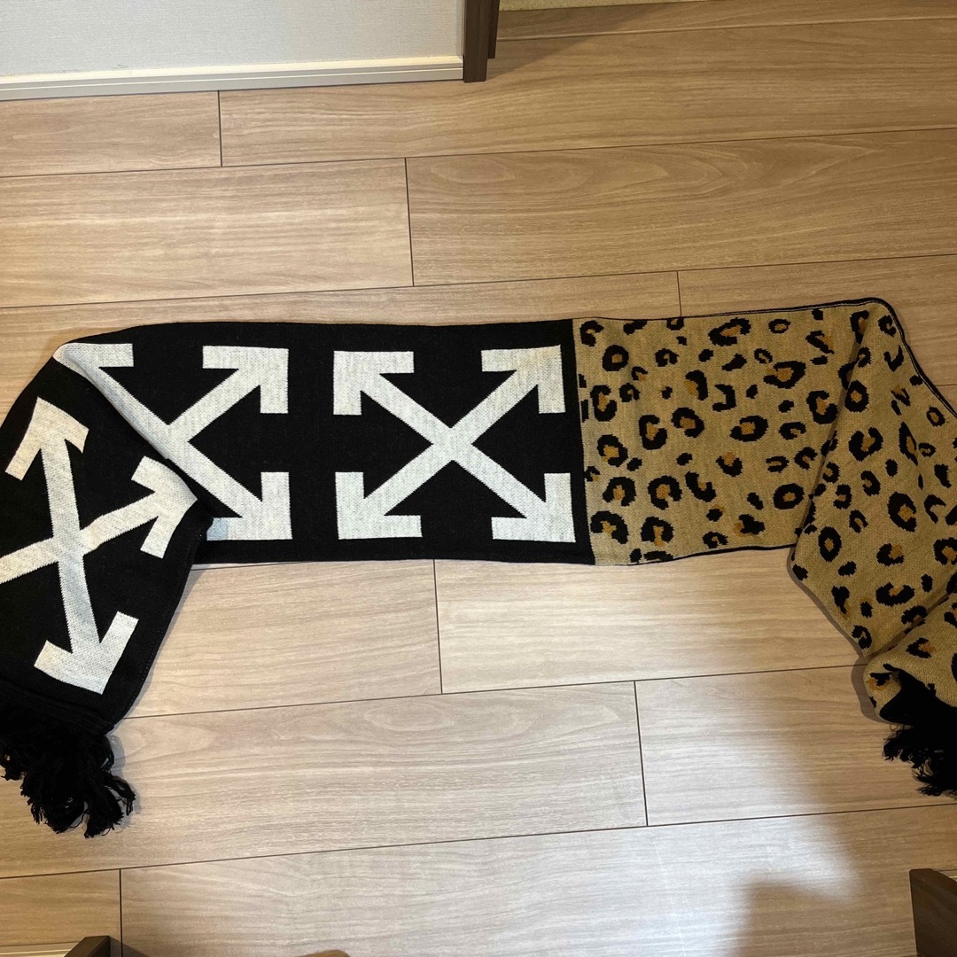 OFF-WHITE(オフホワイト)のオフホワイト　マフラー レディースのファッション小物(マフラー/ショール)の商品写真