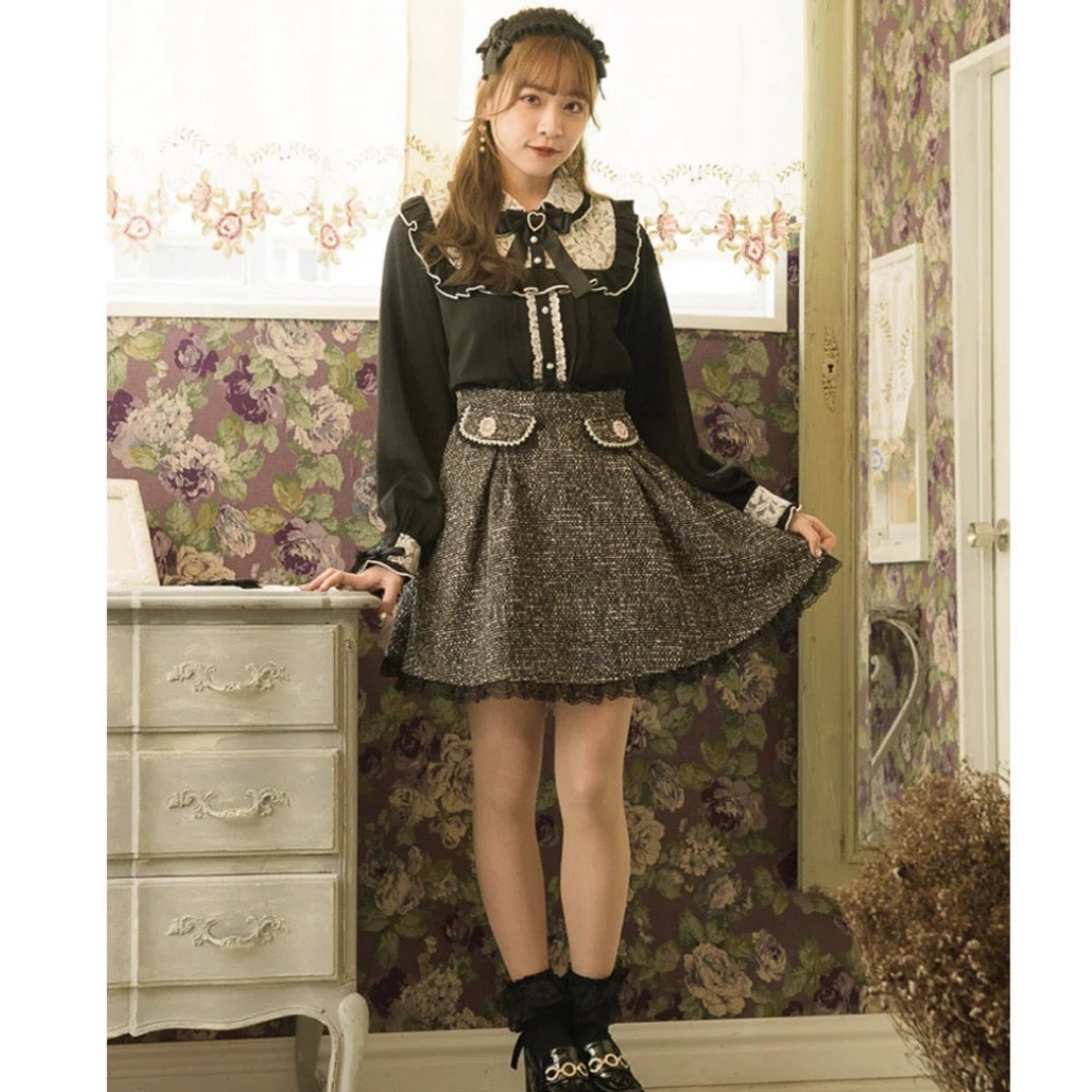 ROJITA(ロジータ)のロジータ ROJITA パールフラップツイードスカート ブラック レディースのスカート(ミニスカート)の商品写真