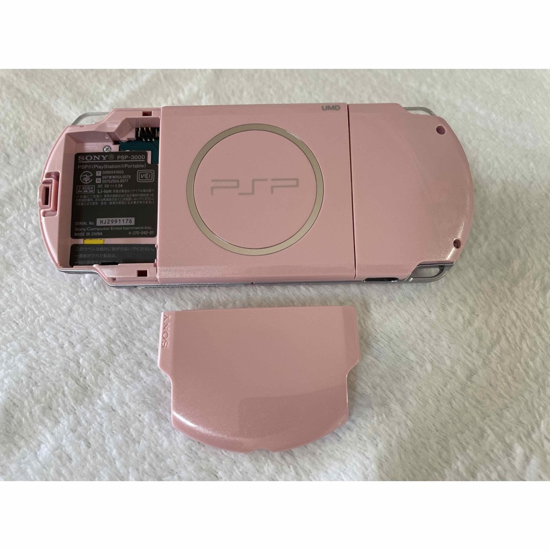 PlayStation Portable(プレイステーションポータブル)の☆ほぼ新品☆ PSP-3000  ブロッサムピンク  エンタメ/ホビーのゲームソフト/ゲーム機本体(携帯用ゲーム機本体)の商品写真