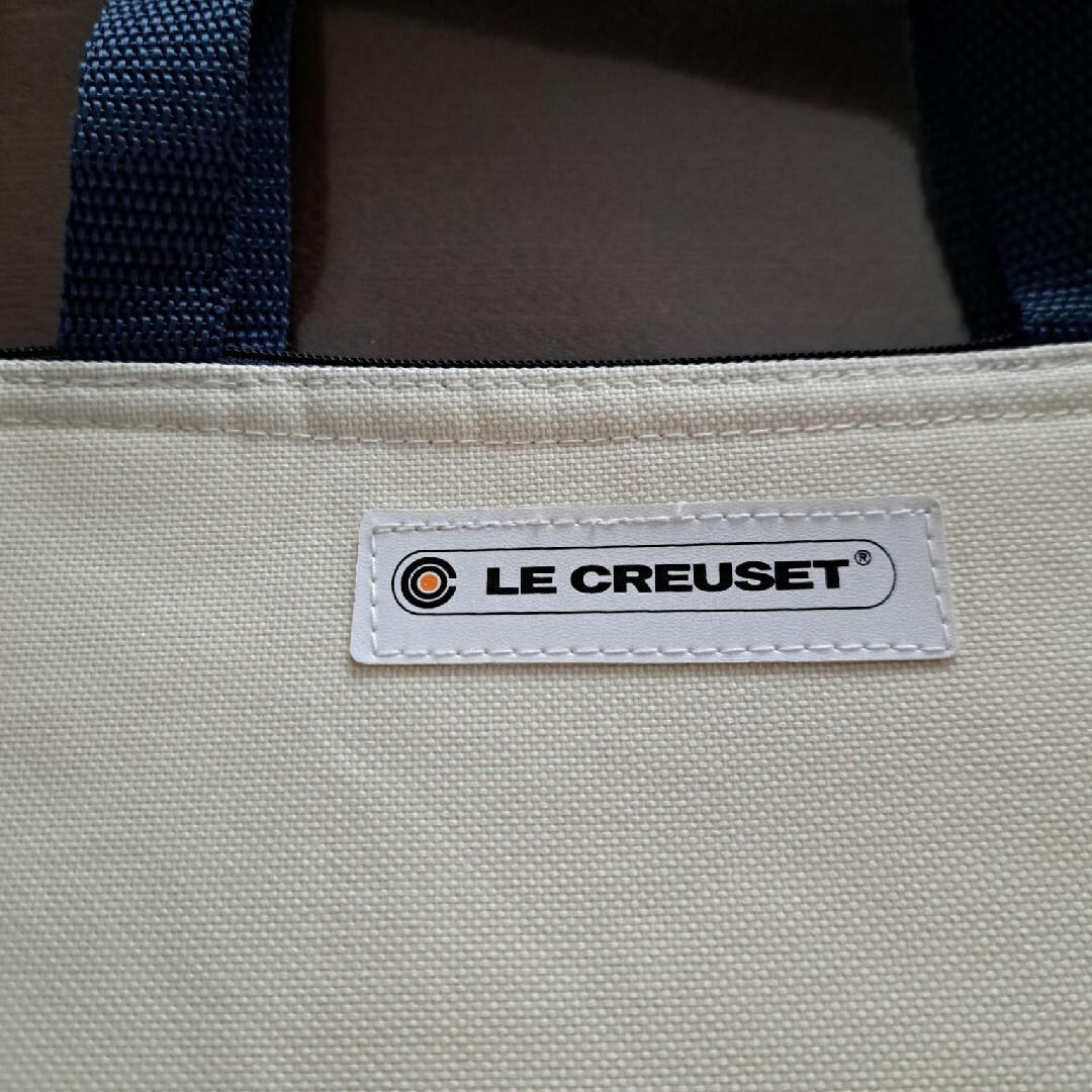 LE CREUSET(ルクルーゼ)のLE CREUSET　ル・クルーゼ　保冷機能付きランチトートバック インテリア/住まい/日用品のキッチン/食器(弁当用品)の商品写真