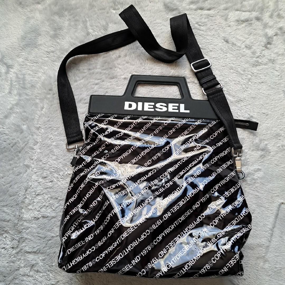 DIESEL(ディーゼル)のDIESELトートバッグ レディースのバッグ(トートバッグ)の商品写真