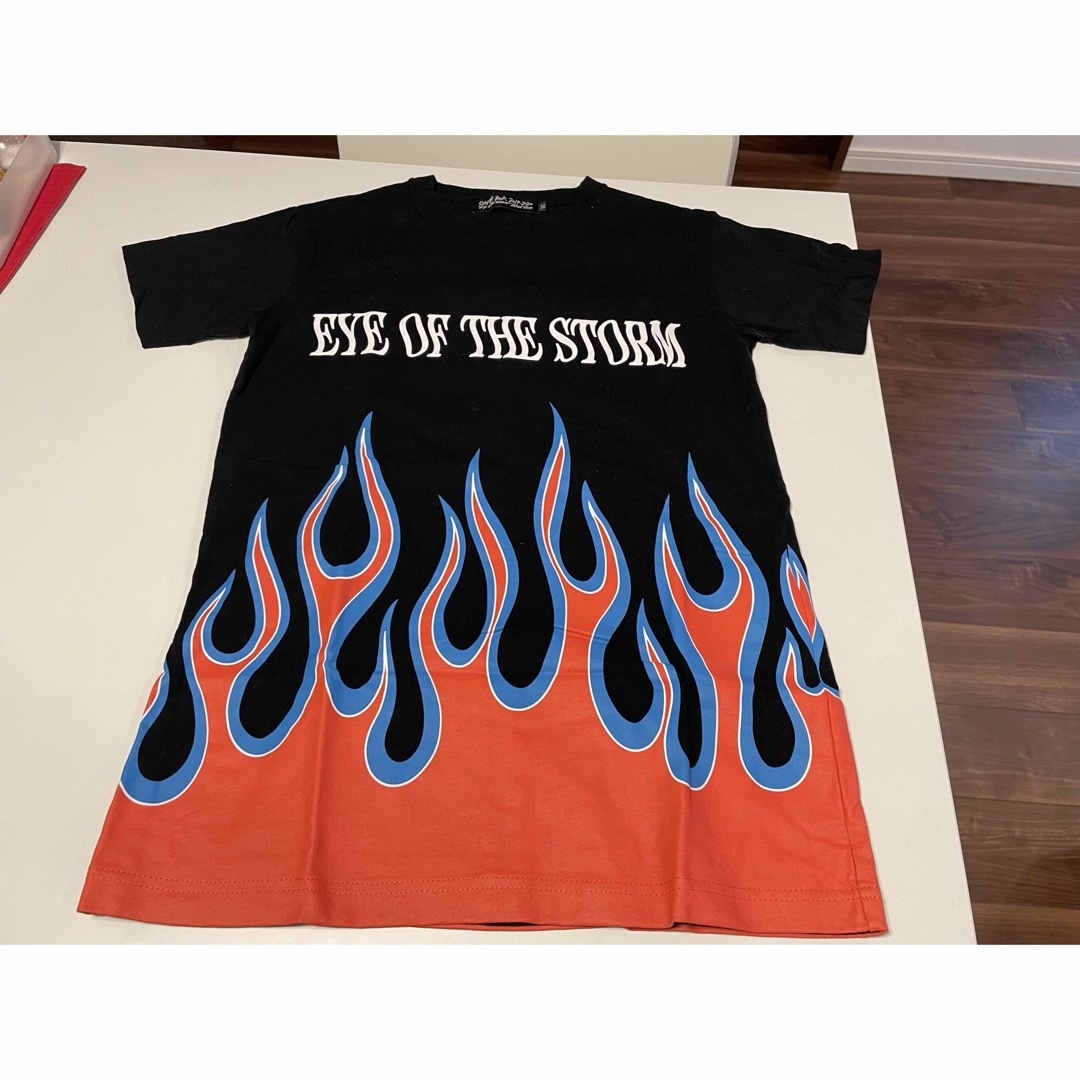 ONE OK ROCK(ワンオクロック)のONE OK ROCK EYE OF THE STORM ツアーTシャツ エンタメ/ホビーのタレントグッズ(ミュージシャン)の商品写真