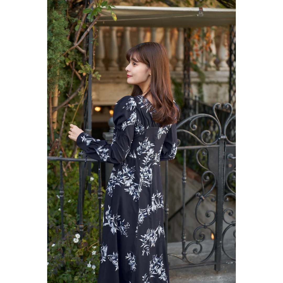Her lip to - 完売【新品】New Year Essential Floral Dress Sの通販 by かわいいコスメ&お洋服|ハーリップトゥならラクマ Her lip to - 完売【新品】New Year Essential Floral Dress Sの通販 by かわいいコスメ&お洋服|ハーリップトゥならラクマ