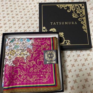 タツムラビジュツオリモノ(TATSUMURA Art textiles)の【新品・箱入】タツムラ織物　大判ハンカチ　ピンク(ハンカチ)