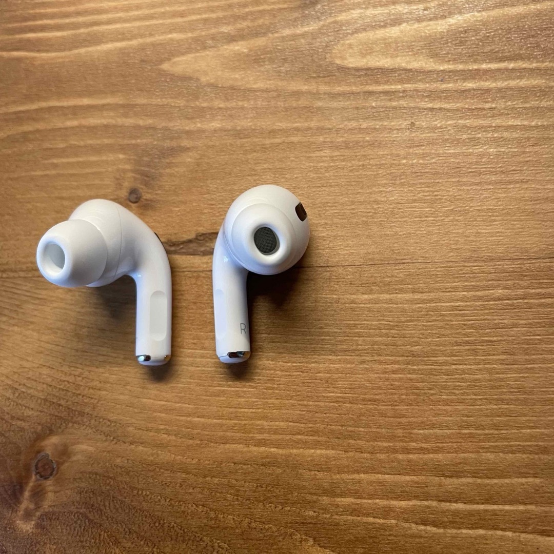 Apple(アップル)の【右耳不調】APPLE AirPods Pro スマホ/家電/カメラのオーディオ機器(ヘッドフォン/イヤフォン)の商品写真