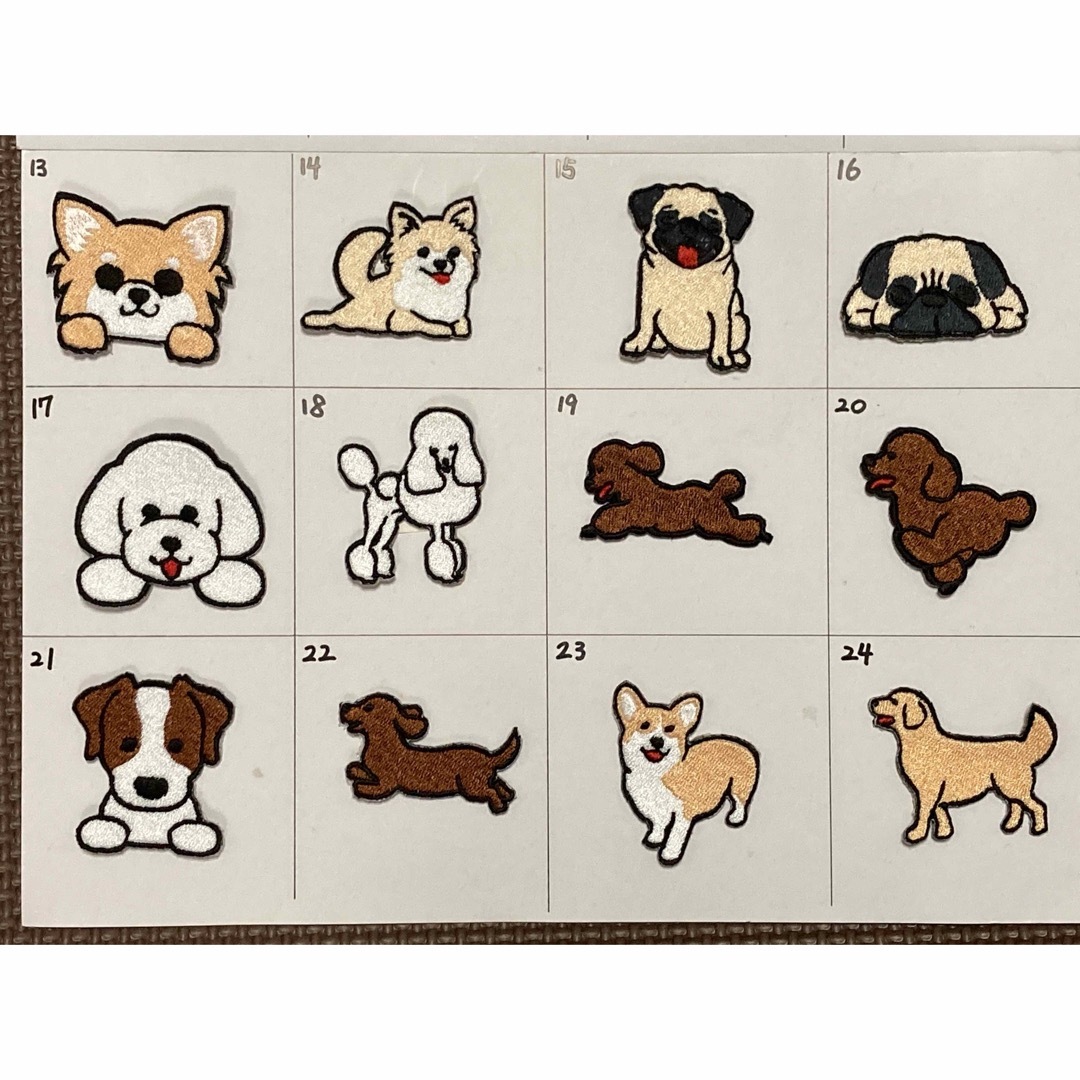 犬の刺繍ワッペン4点セット【アイロン接着タイプ】 ハンドメイドの素材/材料(各種パーツ)の商品写真