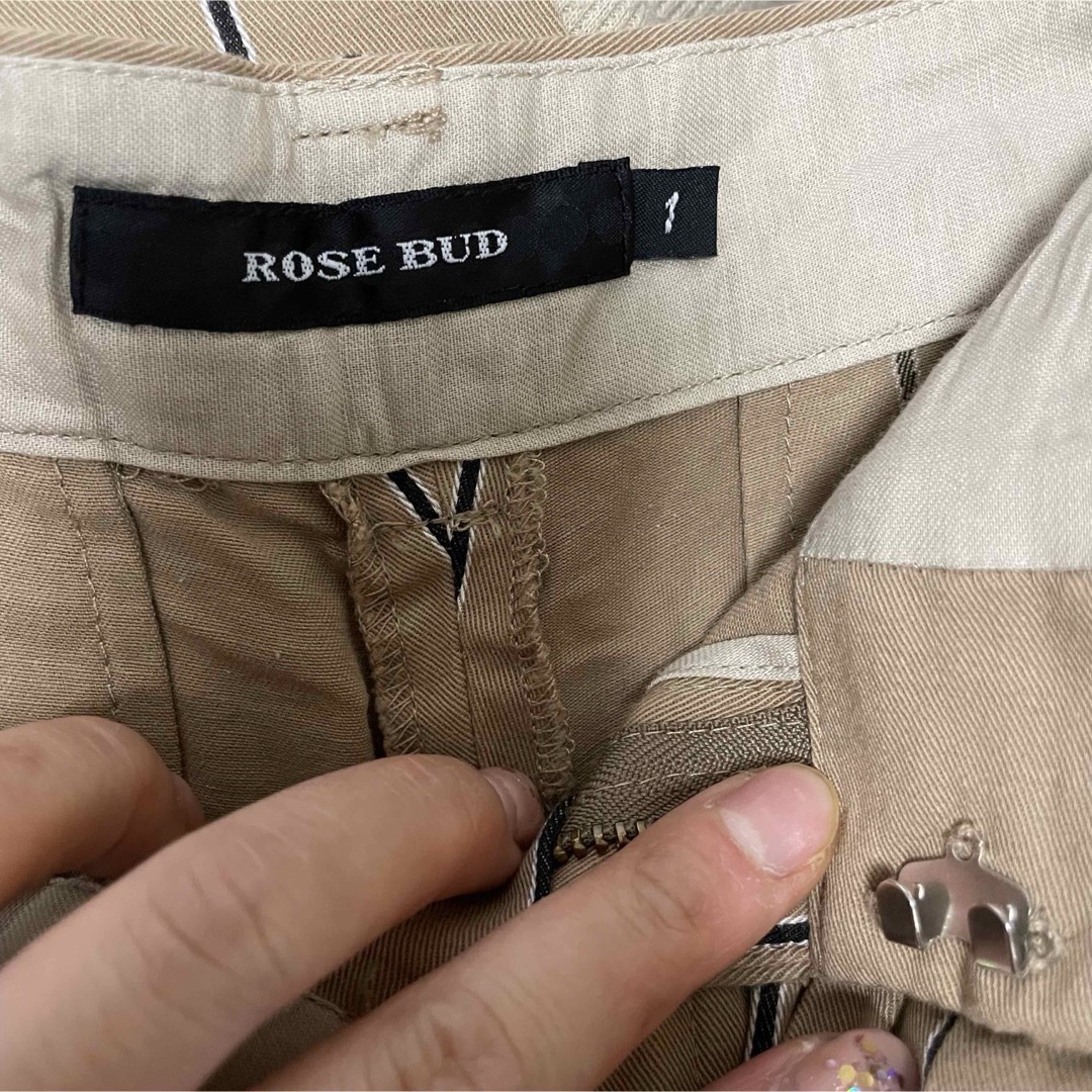 ROSE BUD(ローズバッド)のROSE BUD ストライプ　ベージュ　チノパン レディースのパンツ(チノパン)の商品写真