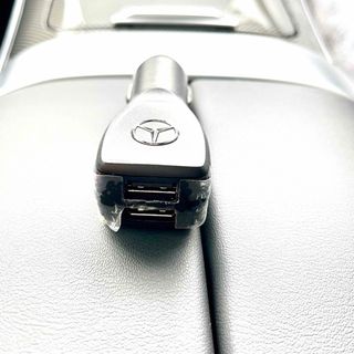 メルセデスベンツ(Mercedes-Benz)のベンツ 純正 シガーソケット USB(車内アクセサリ)