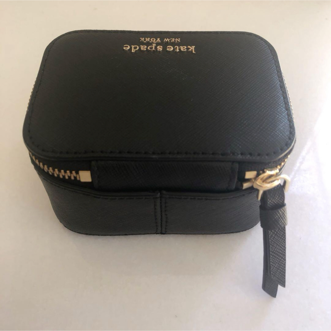 kate spade new york(ケイトスペードニューヨーク)の新品未使用ケイトスペード ジュエリーボックス レディース ポーチ ケース レザー レディースのファッション小物(ポーチ)の商品写真