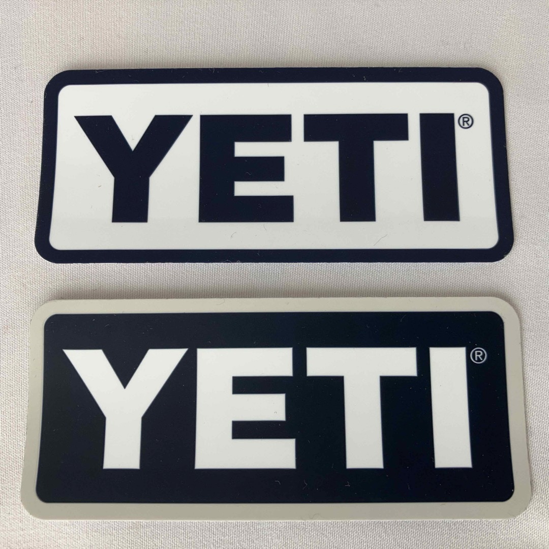 YETI(イエティ)のYETI  イエティ ステッカー　シール　正規品　2枚 スポーツ/アウトドアのアウトドア(その他)の商品写真