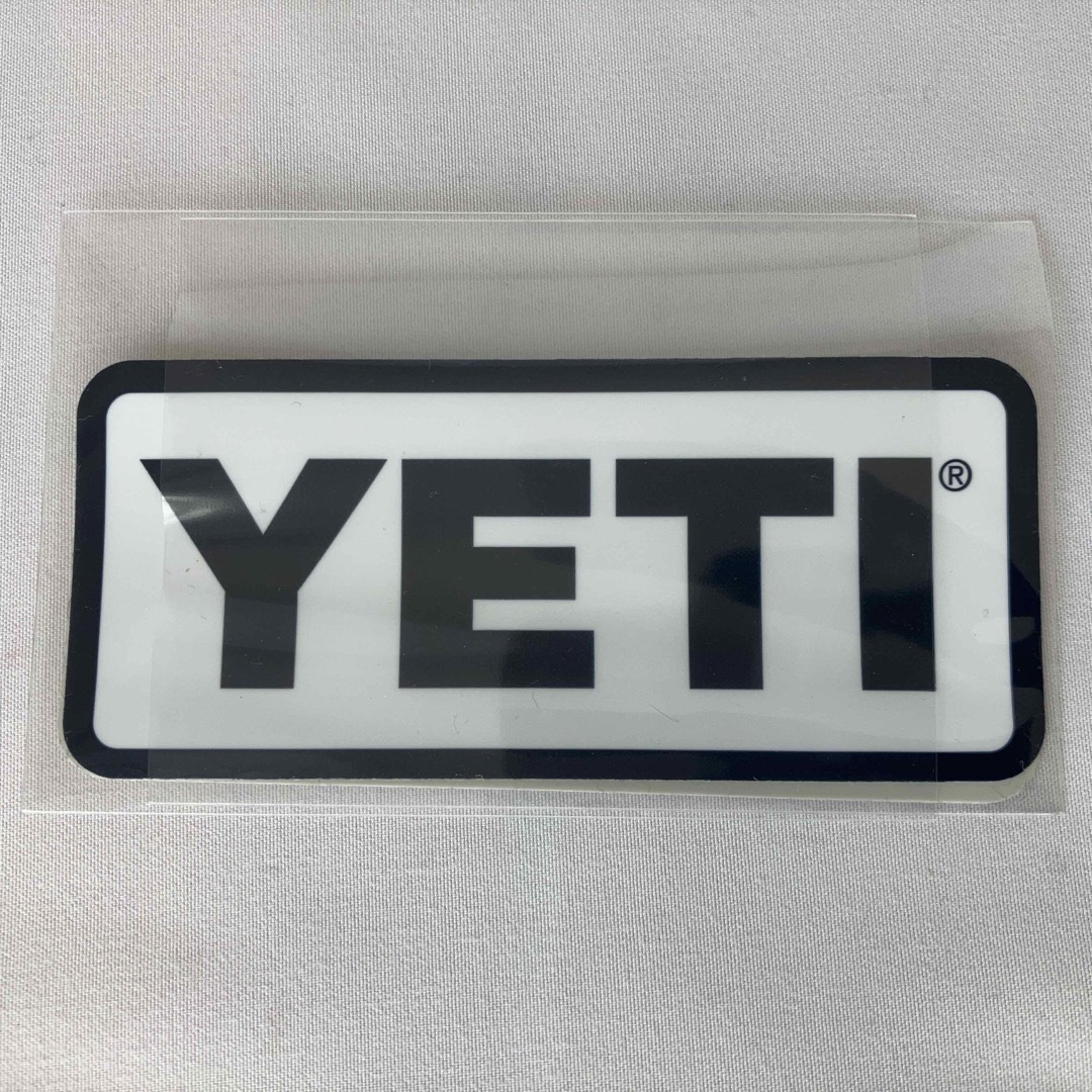 YETI(イエティ)のYETI  イエティ ステッカー　シール　正規品　2枚 スポーツ/アウトドアのアウトドア(その他)の商品写真