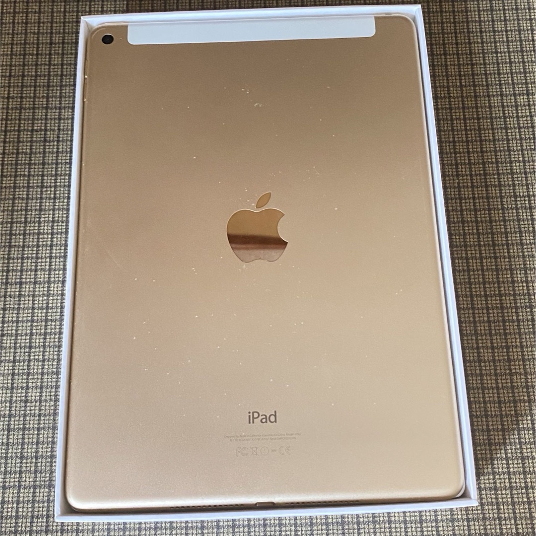 iPad(アイパッド)のiPadair2 64GB wifi＋cellular スマホ/家電/カメラのPC/タブレット(タブレット)の商品写真