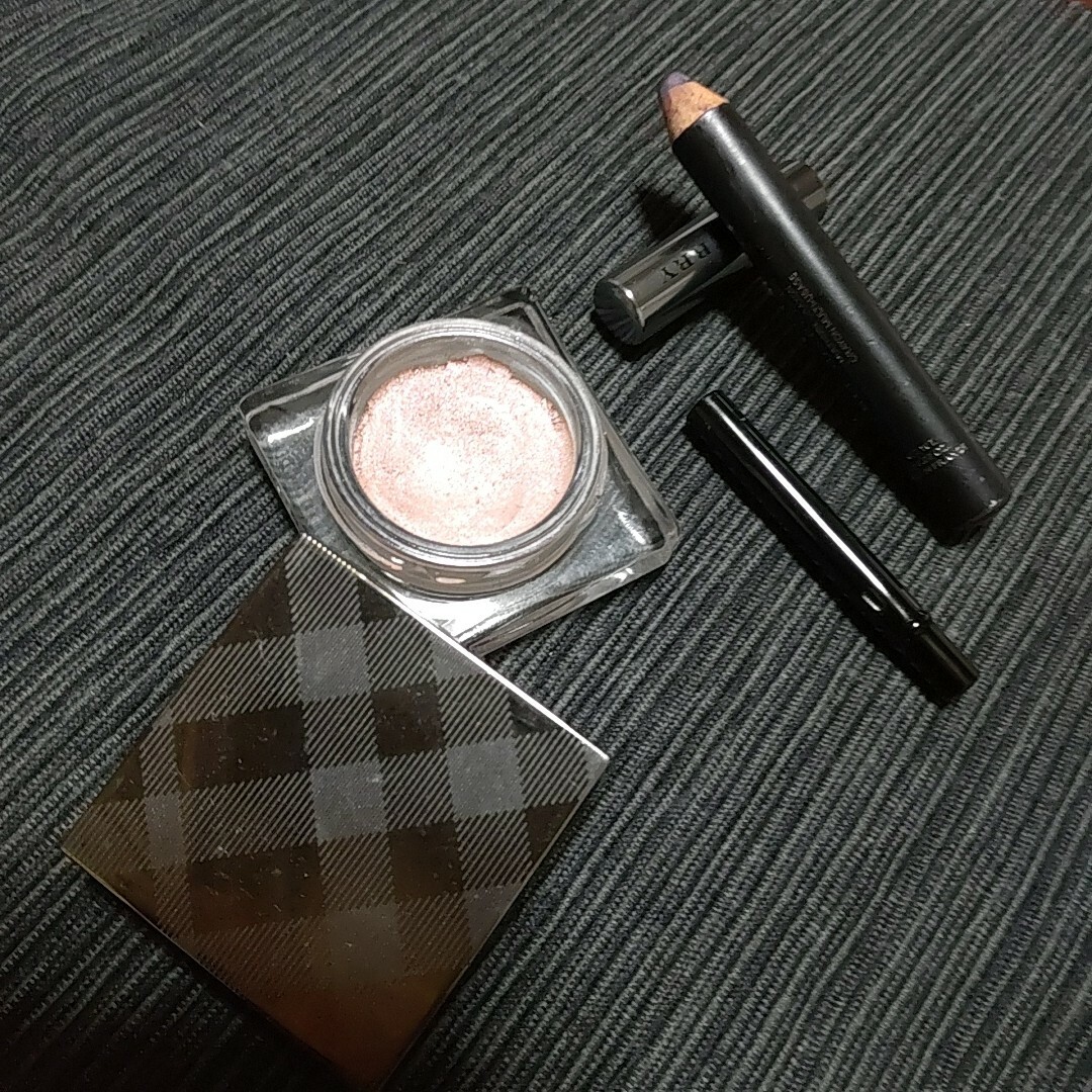 BURBERRY(バーバリー)のBURBERRY  アイカラークリーム＆アイメーキャップ   バーバリー コスメ/美容のベースメイク/化粧品(アイシャドウ)の商品写真