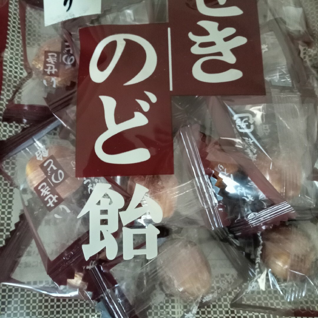 れんこん入り　いせきのど飴 食品/飲料/酒の食品(菓子/デザート)の商品写真