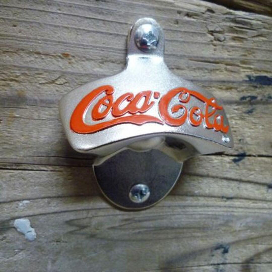 Coca-Cola（コカコーラ）ボトルオープナー（壁掛けタイプ）栓抜き インテリア/住まい/日用品のインテリア小物(その他)の商品写真