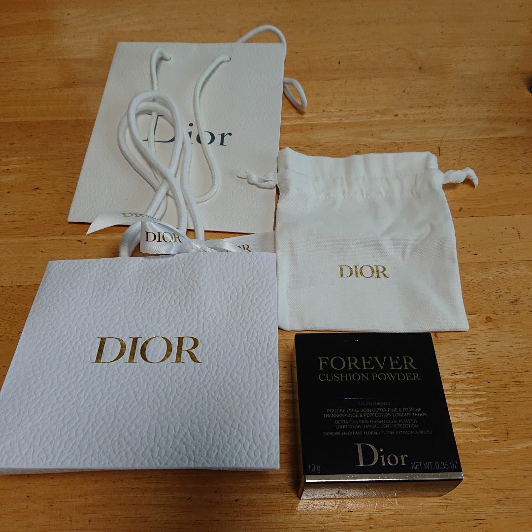 Dior(ディオール)のディオールスキン フォーエヴァー クッション パウダー ゴールデンナイツ コスメ/美容のベースメイク/化粧品(フェイスパウダー)の商品写真