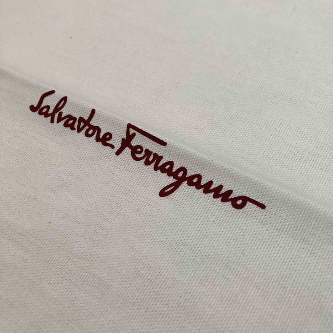 Salvatore Ferragamo(サルヴァトーレフェラガモ)の新品 フェラガモ 保存袋 レディースのバッグ(ショップ袋)の商品写真