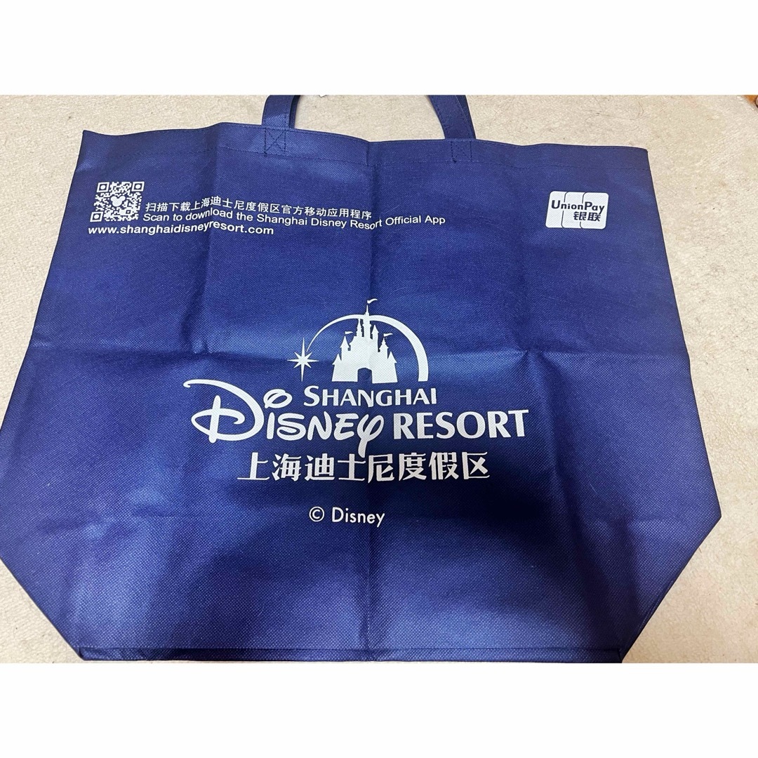 Disney(ディズニー)の上海ディズニーランド お買い物袋 Sサイズ エンタメ/ホビーのおもちゃ/ぬいぐるみ(キャラクターグッズ)の商品写真