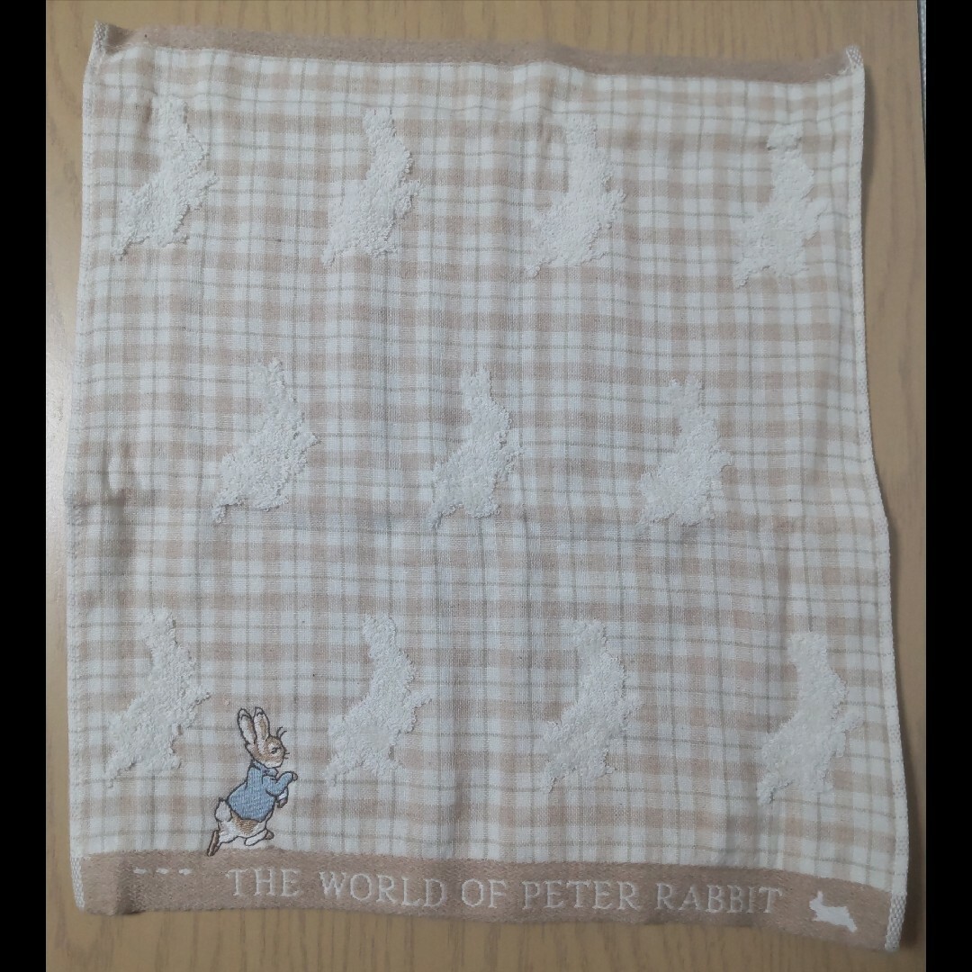 PETER RABBIT（TM）(ピーターラビット)の♭【★新品★】ピーターラビット オーガニックコットン タオル2枚セット ブラウン インテリア/住まい/日用品の日用品/生活雑貨/旅行(タオル/バス用品)の商品写真