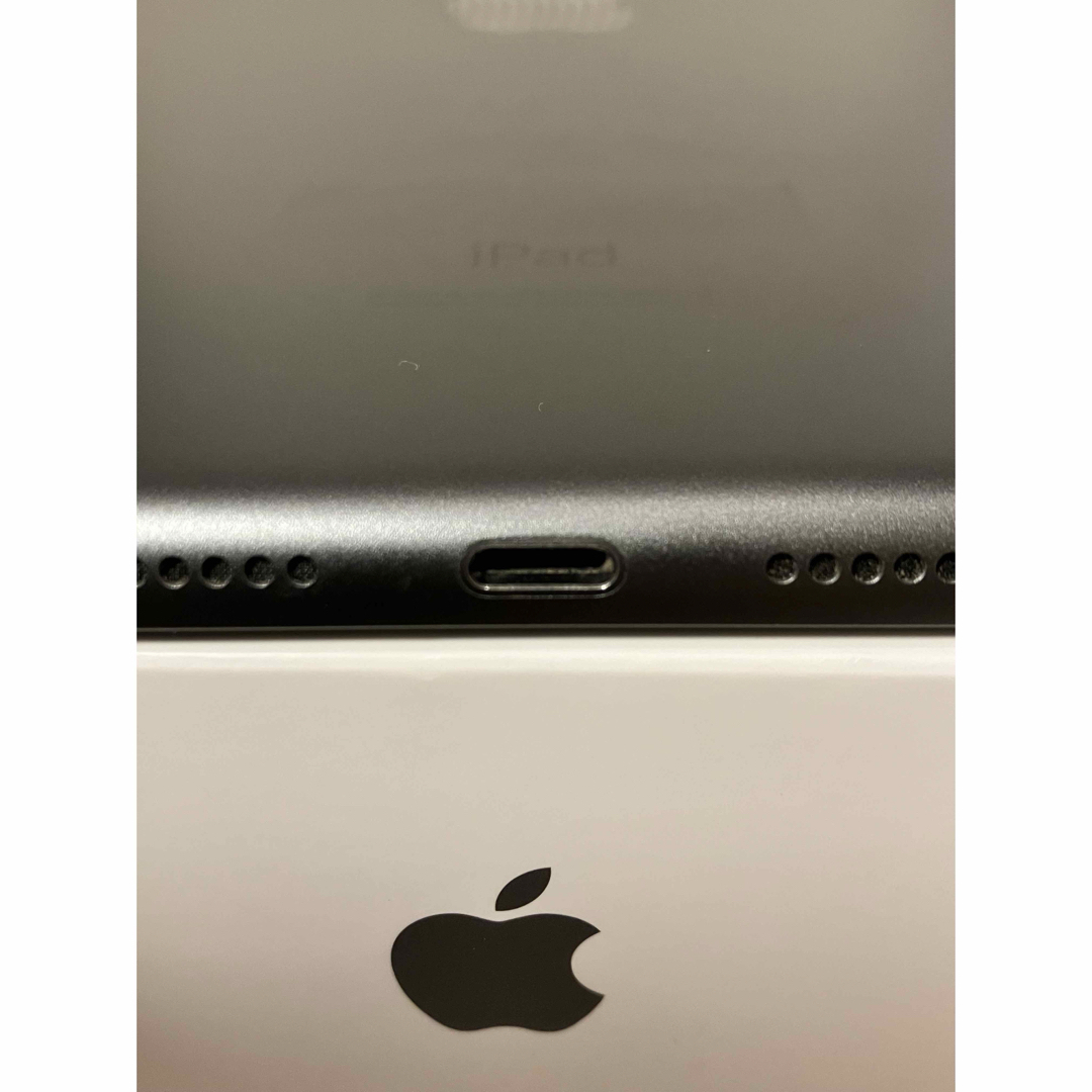 Apple(アップル)のiPad 第7世代 WiFi 32GB スペースグレイ BT92.9% スマホ/家電/カメラのPC/タブレット(タブレット)の商品写真