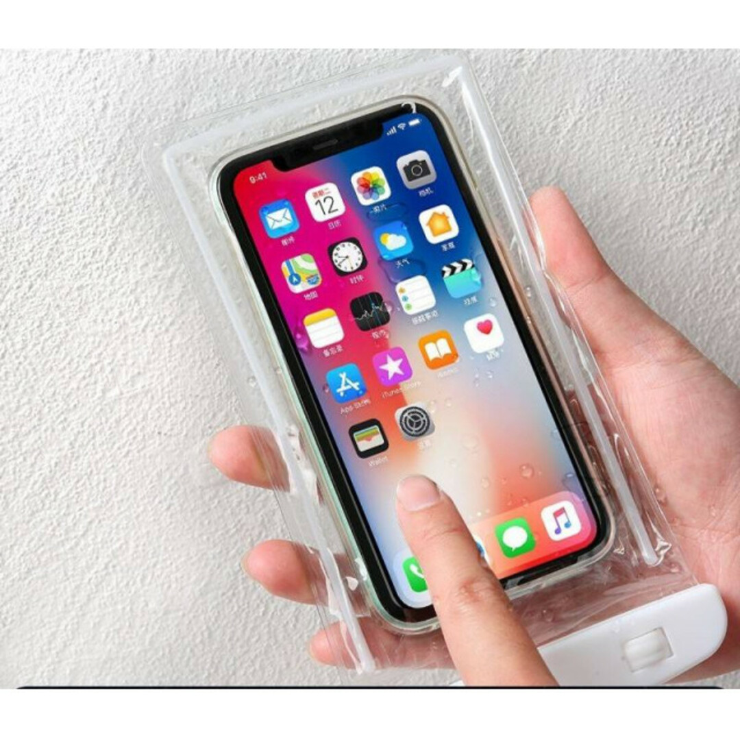 防水　スマホケース　2個　白　青　スマホカバー　iPhone　ストラップ付き スマホ/家電/カメラのスマホアクセサリー(モバイルケース/カバー)の商品写真