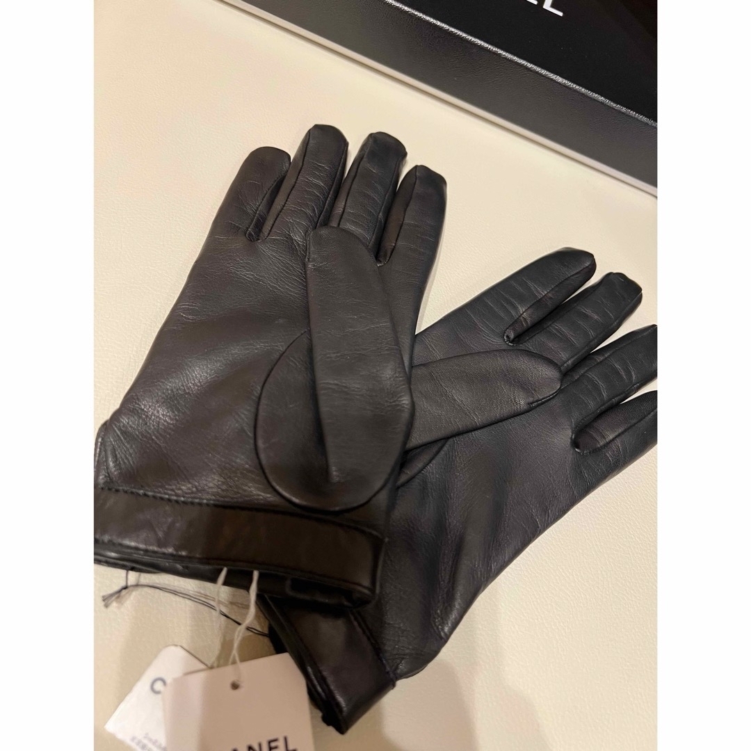 オンライン通販ストア 新品 CHANEL シャネル ターンロック グローブ オンライン通販ストア 新品 CHANEL シャネル ターンロック グローブ