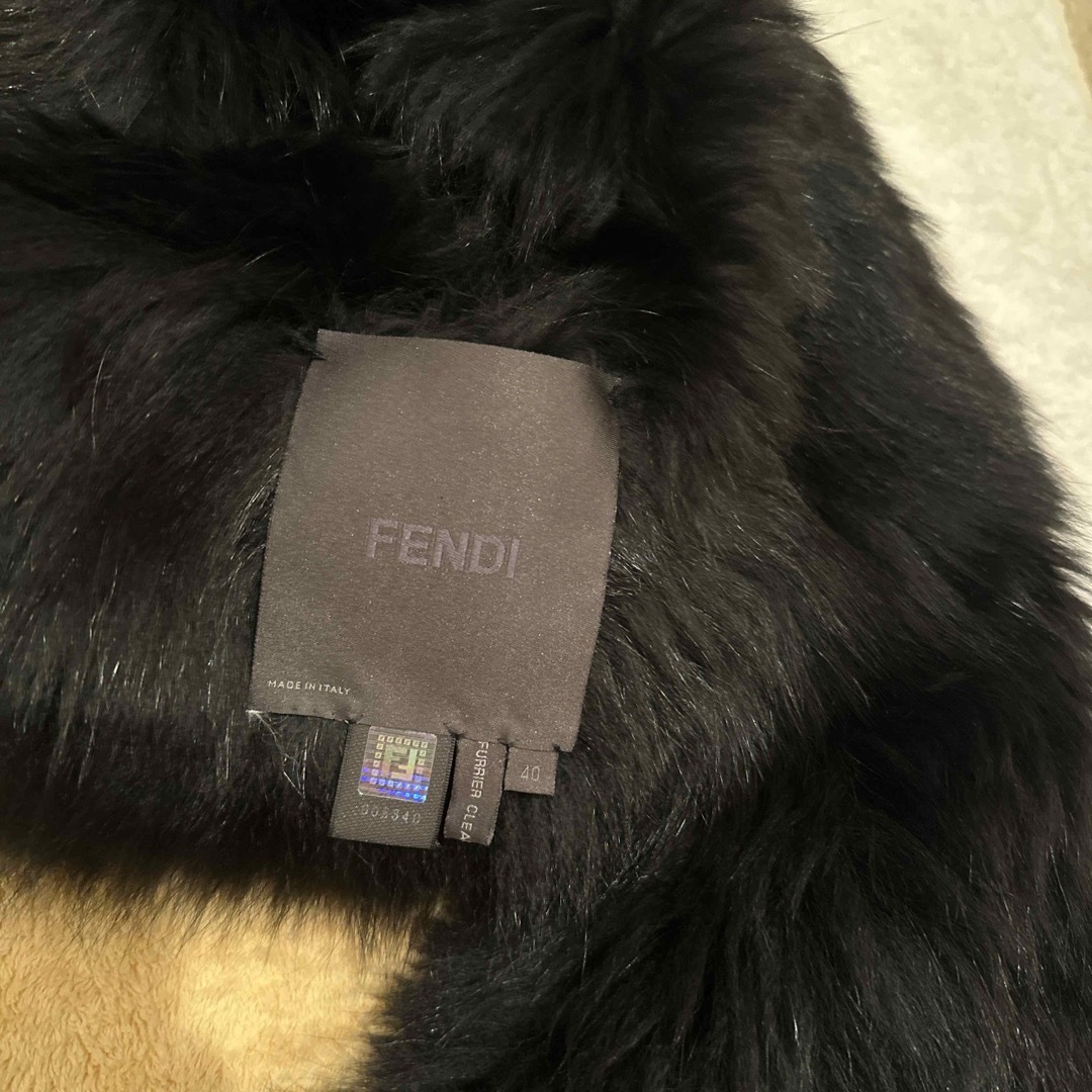 FENDI(フェンディ)のFENDI フォックスファー ボレロ 40 レディースのジャケット/アウター(毛皮/ファーコート)の商品写真