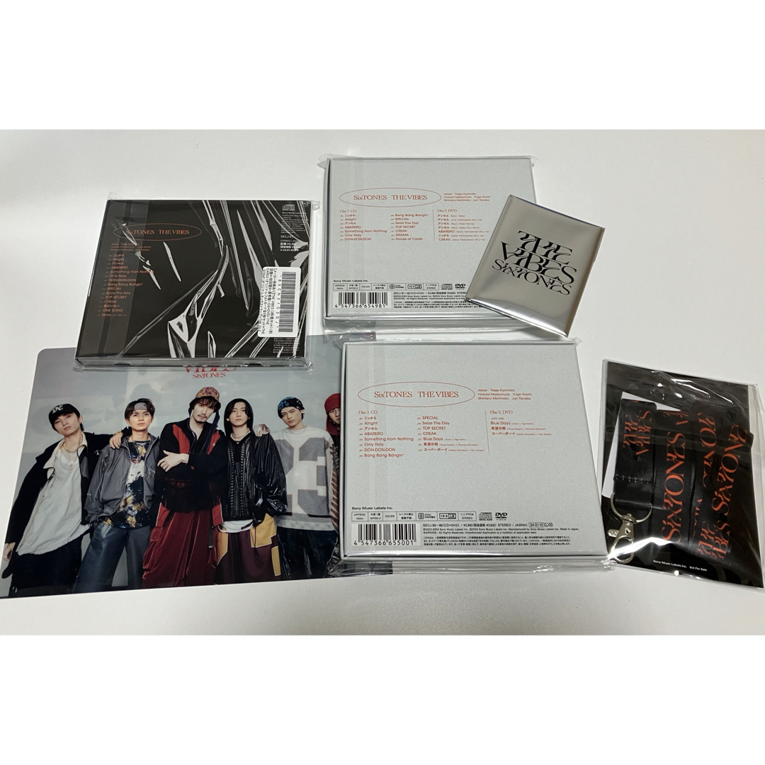 SixTONES(ストーンズ)のSixTONES THE VIBES (3形態セット) エンタメ/ホビーのDVD/ブルーレイ(ミュージック)の商品写真